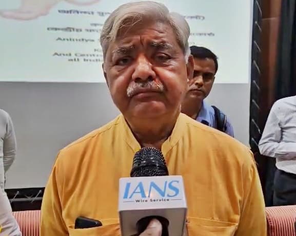 VHP Chief Calls Murshidabad Violence 'Unfortunate', Demands President's Rule in Bengal