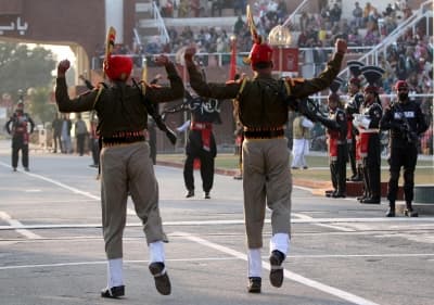 Moody’s Contrasts India's Stable Economy With Cash-Strapped Pakistan's As Tensions Rise