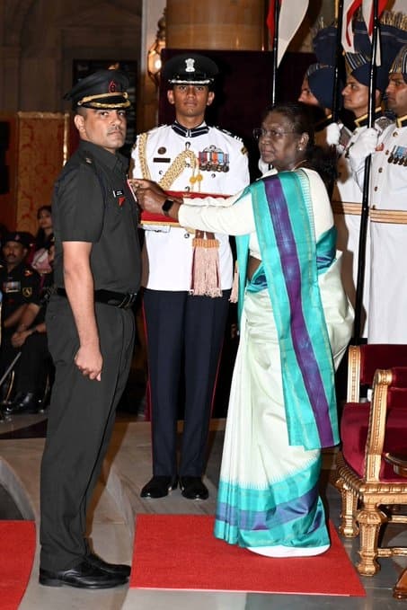 Supreme Sacrifice of Soldiers Recognised With Kirti Chakra And Shaurya Chakra