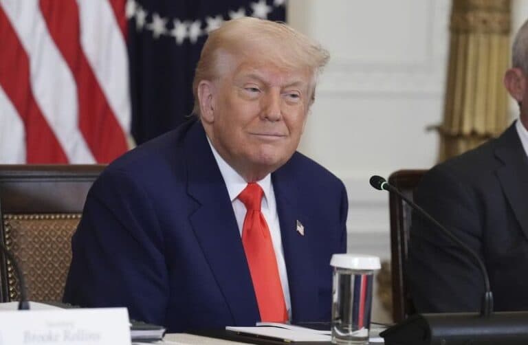 Trump Threatens 50 Pc Tariffs On EU, 25 Pc Penalties On Apple