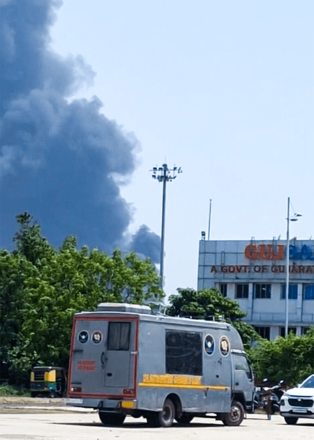 Air India's flight AI171 Crashes in Ahmedabad, Airline Shares Update 