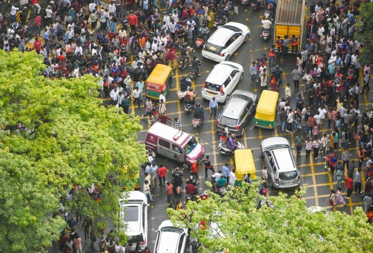 Bengaluru Stampede: Karnataka Government Releases Details of Deceased; Police Complaint Filed Against CM & Others Families Raise Questions