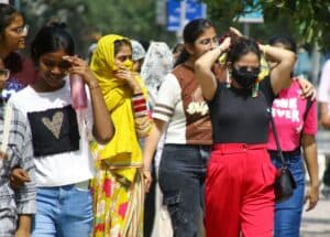 People Struggle As Delhi-NCR Scorches Under Relentless Heat; IMD Issues ‘Red Alert’