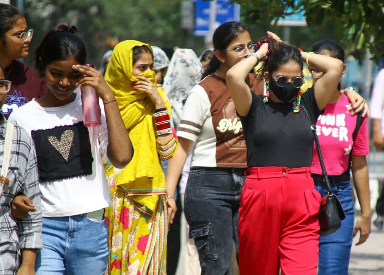 People Struggle As Delhi-NCR Scorches Under Relentless Heat; IMD Issues 'Red Alert'