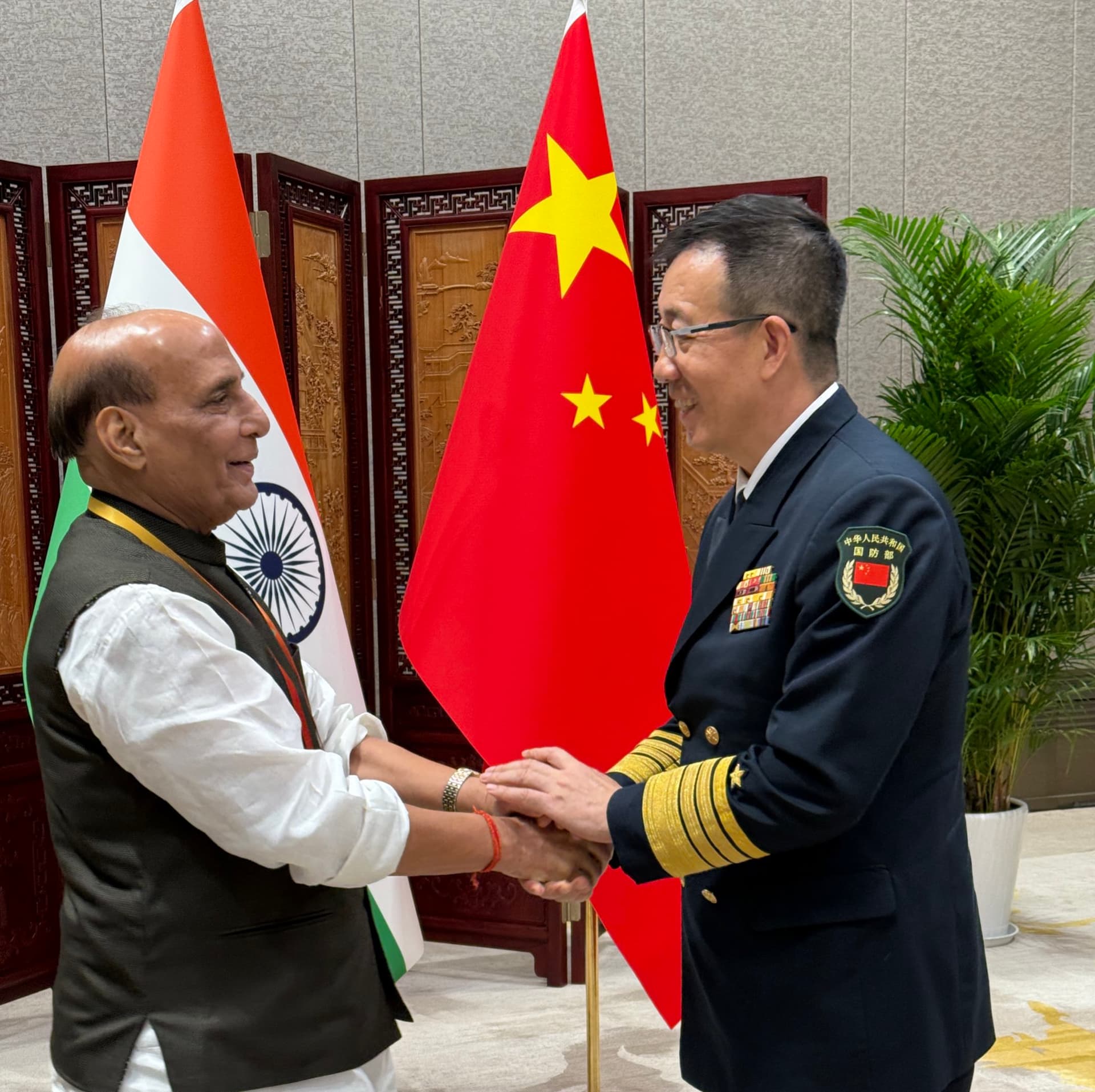 Rajnath Singh Meets Chinese Defence Minister, Says Incumbent On Both Sides To Maintain Positive Momentum