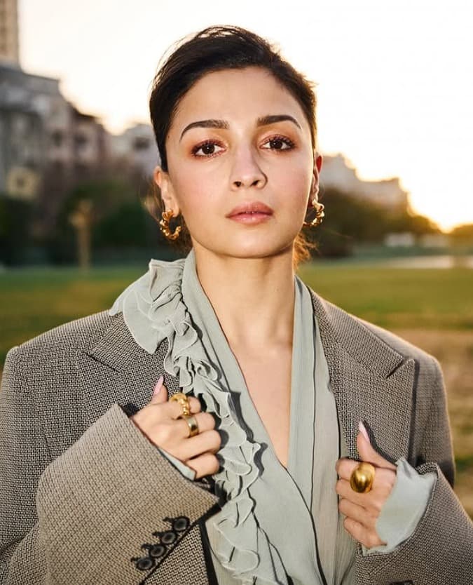 Alia Bhatt Says Her Grandfather Defied Hitler; Supports Mother Soni Razdan Over Palestine Crisis