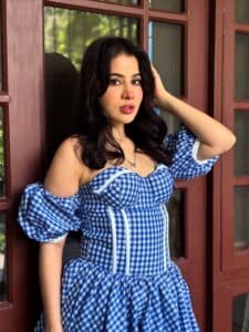 Uorfi Javed Shuts Down Trolls, Reveals Her Face Without Lip Fillers or Swelling