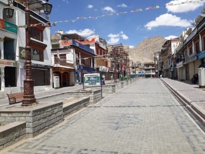 Bollywood Film Unit Hit By Food Poisoning in Leh, Over 100 Members Admitted to Hospital