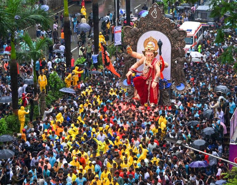 Adani Electricity Offers Temporary Connections at Residential Rates to Pandals During Ganesh Chaturthi