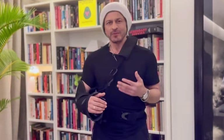 Shah Rukh Khan Appears with Injured Arm in Special Message After National Award Win: 'Award Serves As Reminder For Me'