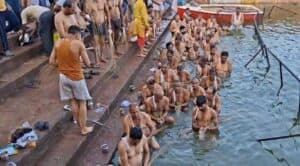 Shraddh Paksha 2025: Devotees Perform Tarpan at Tirthraj Muchkund