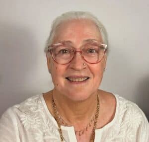 Bollywood Veteran Nafisa Ali Resumes Chemotherapy, Says Surgery Not Possible in Her Cancer Treatment