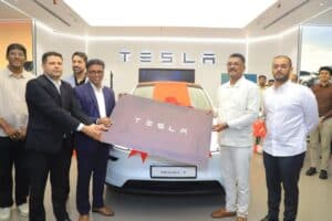 Maharashtra Transport Minister Becomes First Tesla Model Y Owner in India, Vows to Raise Awareness About EVs