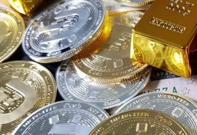 Silver Hits Record High Above $52.50 as Safe-Haven Demand Fuel Rally
