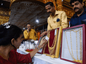 Gold Shines on MCX Amid Hopes of India–US Trade Deal; Rupee Opens Stronger