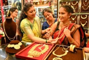 Gold ETFs Record 6-Fold Jump in Sept Inflows Amid Geopolitical Tensions, Price Rise: Report