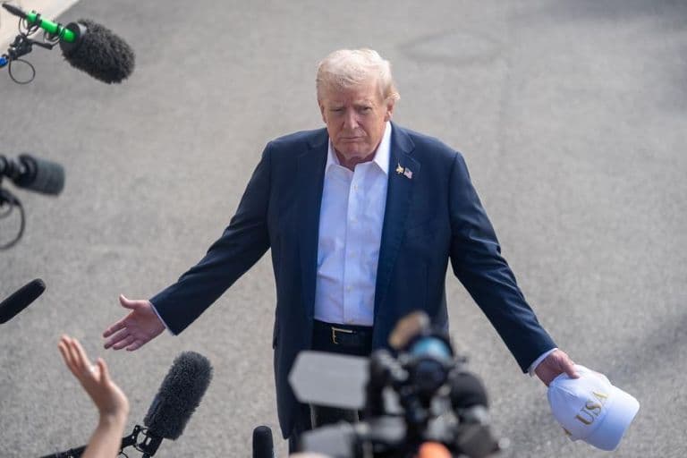 Trump Says He Will Resolve Afghanistan-Pakistan Conflict