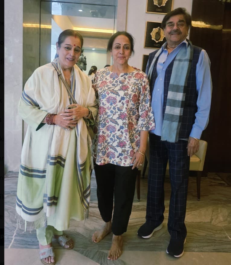 Shatrughan Sinha and Wife Meet Hema Malini, Wishes Dharmendra a Speedy Recovery