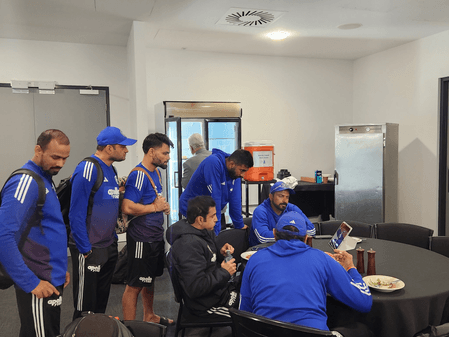 Indian Men's Cricket Team Watched IND-SA Women's World Cup Final from Hobart, Cheer the Homeside