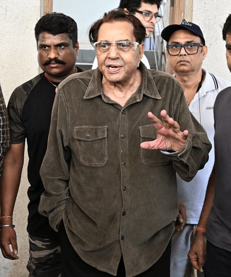 Dharmendra is Stable; Don't Spread  Rumours About His Demise: Sunny Deol Team
