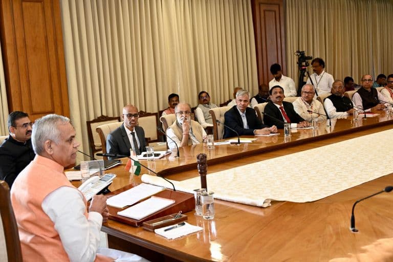 Maharashtra Governor Calls on VCs to Prioritise Values, Innovation and Global Rankings