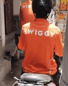 Swiggy, Zomato Offer Higher Incentives to Delivery Partners Amid Year-End Strike Call