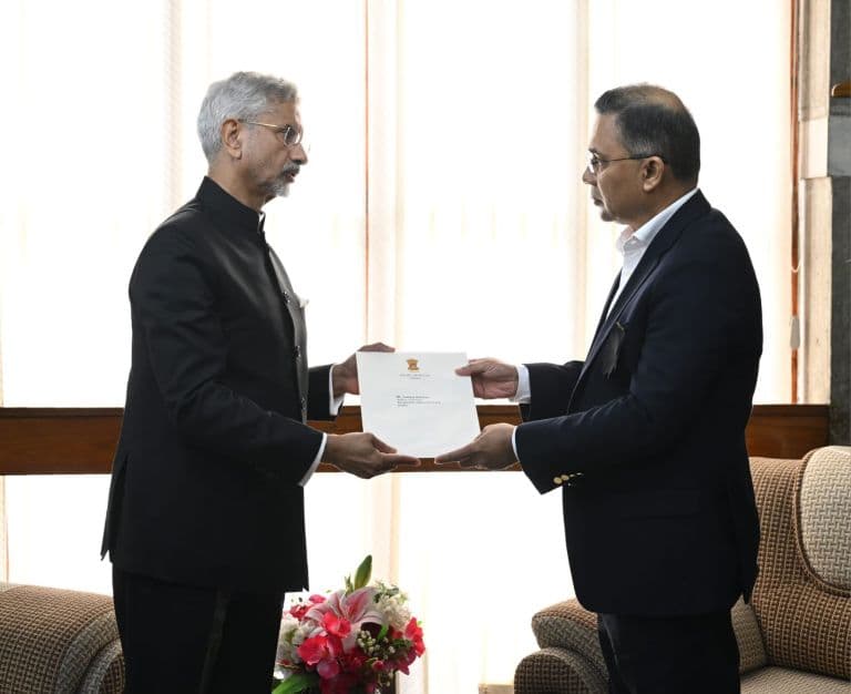 EAM S Jaishankar Visits Dhaka, Conveys India’s Condolences to Tarique Rahman on Khaleda Zia’s Passing