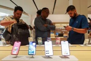 Apple Sells 6.5 Million iPhone 16 Units, Tops Smartphone Sales in 2025: Report