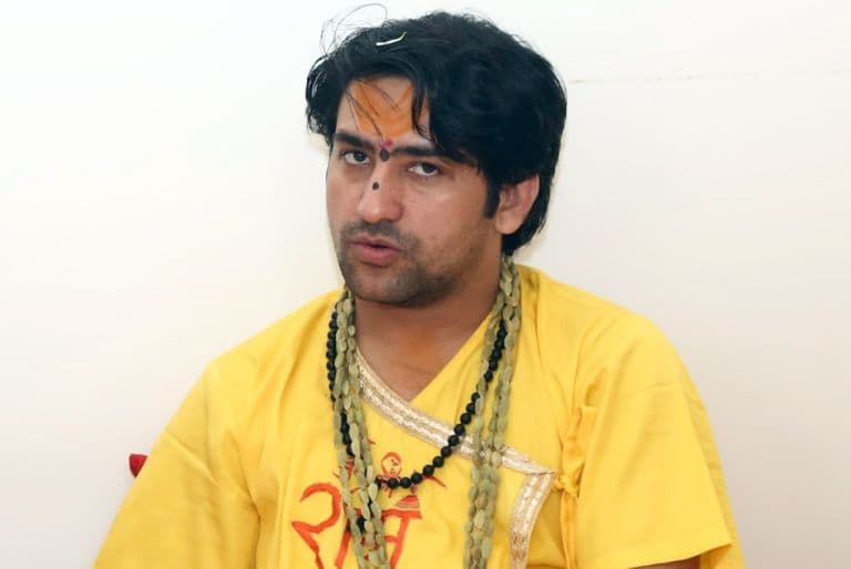 Bageshwar Baba Condemns Attacks on Hindus in Bangladesh, Warns of Minority’s Extinction