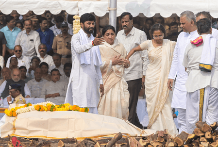 Maharashtra Bids Emotional Farewell to Deputy CM Ajit Pawar Amid Slogans of Support