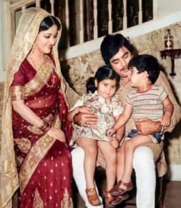 Tusshar Kapoor’s Heartwarming Throwback Photo Sparks Nostalgia Among Fans