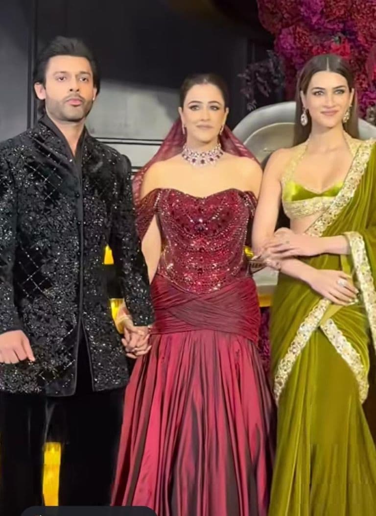 Kriti Sanon Stuns in Olive Green Saree at Sister Nupur’s Mumbai Wedding Reception