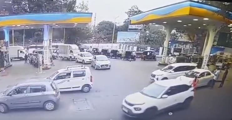 Shehzad Poonawalla Alleges Mother Deliberately Hit by Car in Pune, Urges Swift Police Action