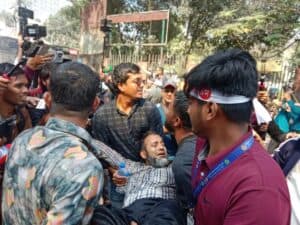 Dhaka Clashes Over Hadi Killing: Over 50 Injured as Police, Inqilab Mancha Activists Face Off at Shahbagh
