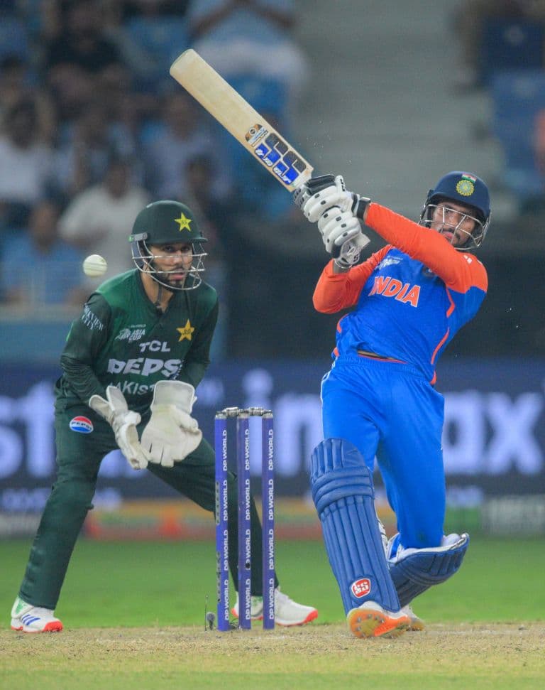Colombo Gears Up for Cricket’s Biggest Battle: India vs Pakistan at Premadasa Stadium