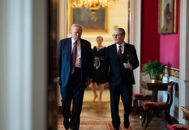 Keir Starmer, Donald Trump Discuss Middle East Crisis and Strait of Hormuz Shipping Disruption