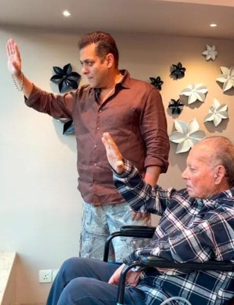 Salman Khan Brings Father Salim Khan Out to Greet Fans on Eid Days After Hospital Discharge