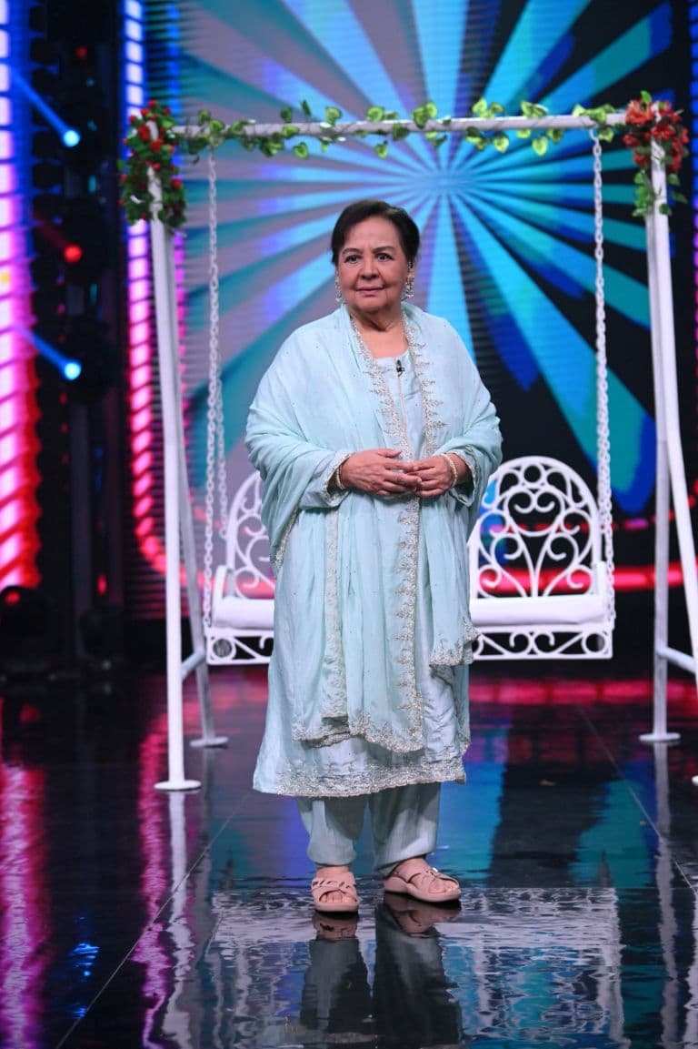 Farida Jalal Gets Emotional on Indian Idol as Shreya Ghoshal Pays Tribute to Lata Mangeshkar