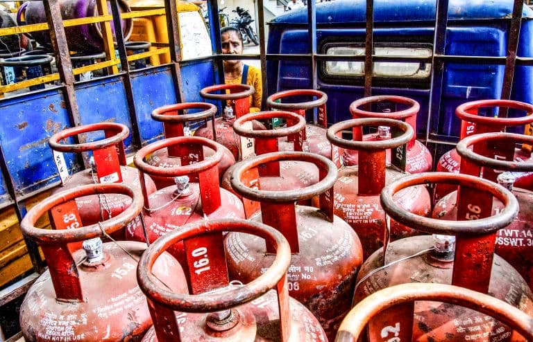 LPG Bookings Decline as Panic Eases; Raids Intensified to Curb Hoarding and Black Marketing
