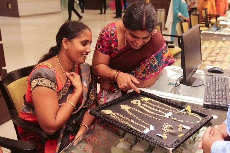 Gold, Silver Prices Drop Sharply as Fed Rate Cut Hopes Fade, Inflation Worries Rise