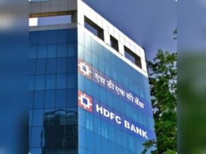 HDFC Bank Leads Losses Among Top Firms as Market Cap Drops Over ₹56,000 Crore