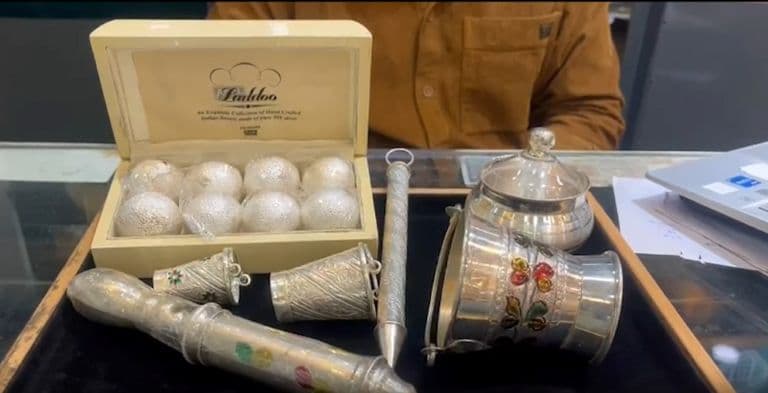 Holi Fever Hits Lucknow: Silver and Gold-Plated ‘Pichkaris’ Spark Festive Rush