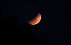 Spectacular “Blood Moon” Total Lunar Eclipse Dazzles Skywatchers Worldwide
