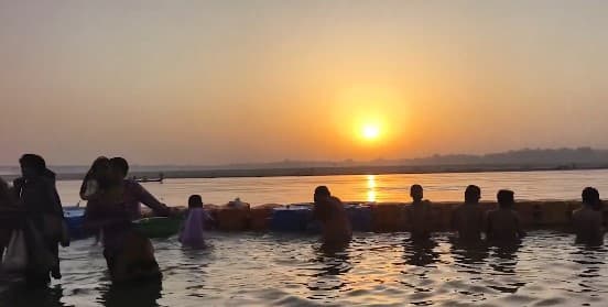 Massive Devotee Turnout at Sangam in Prayagraj on Akshaya Tritiya, Parshuram Jayanti