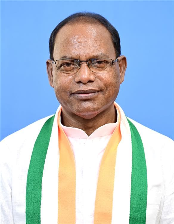 Odisha Assembly Uproar Over Keonjhar Incident Involving Tribal Man Carrying Sister’s Remains to Bank