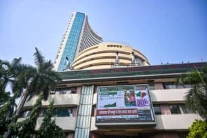 Indian Stock Markets Fall for Sixth Straight Week Amid West Asia Tensions and Currency Volatility