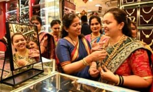Gold, Silver Prices Slip Despite Rising Geopolitical Tensions After Israel-Hezbollah Clash