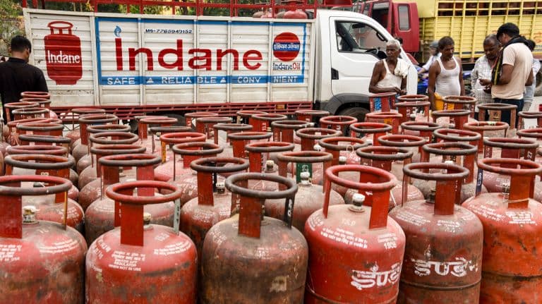 Centre Doubles Daily Allocation of 5-kg Commercial LPG Cylinders for Migrant Workers