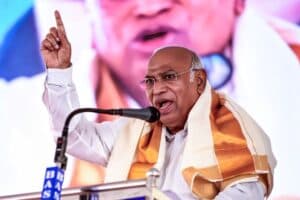 Kharge Predicts Congress-Led UDF Victory in Kerala, Says ‘Winds of Change’ Blowing