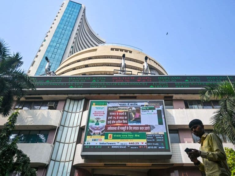 Sensex, Nifty 50 Slip from Day’s Highs as Banking, Auto Stocks Weigh on Markets